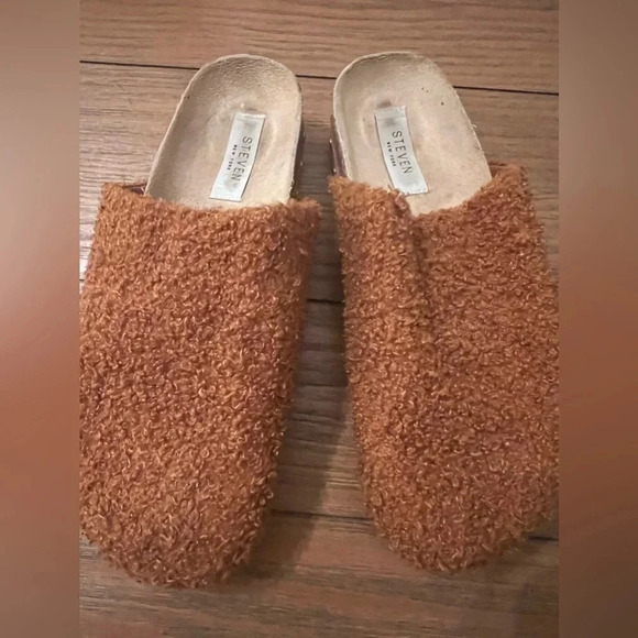 Steve Madden-Lehman Faux Fur Clogs size 7 - Picture 3 of 3